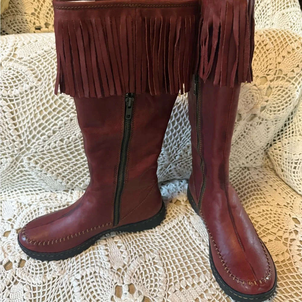 Born Red Fringed Leather Moccasins - Picture 5 of 10